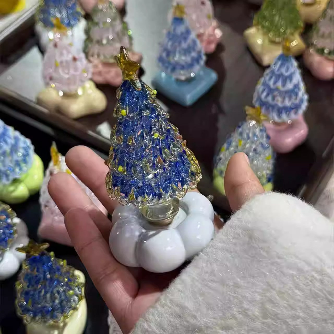 🎄 Magic Spinning Christmas Tree - Ceramic Base Handcrafted Ornament 🎄