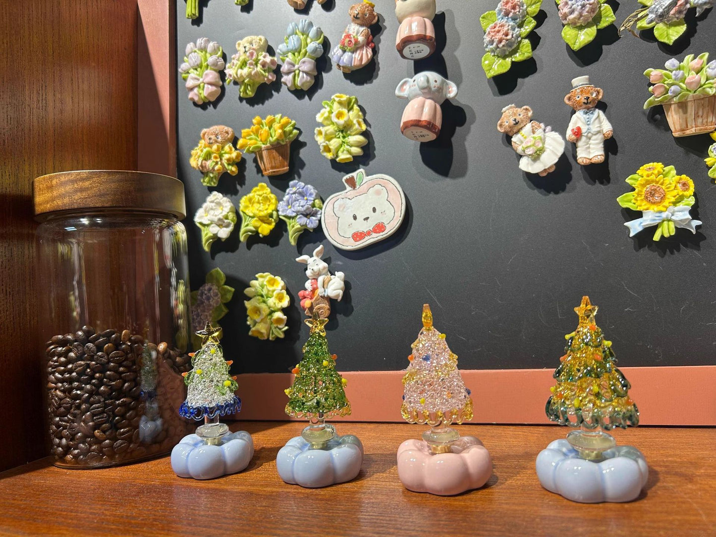 🎄 Magic Spinning Christmas Tree - Ceramic Base Handcrafted Ornament 🎄